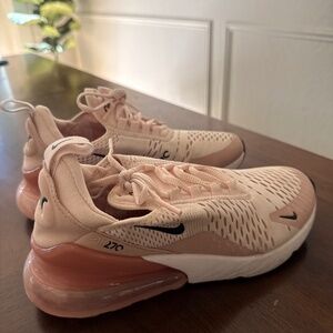 Women’s Nike Air Max 270 pink